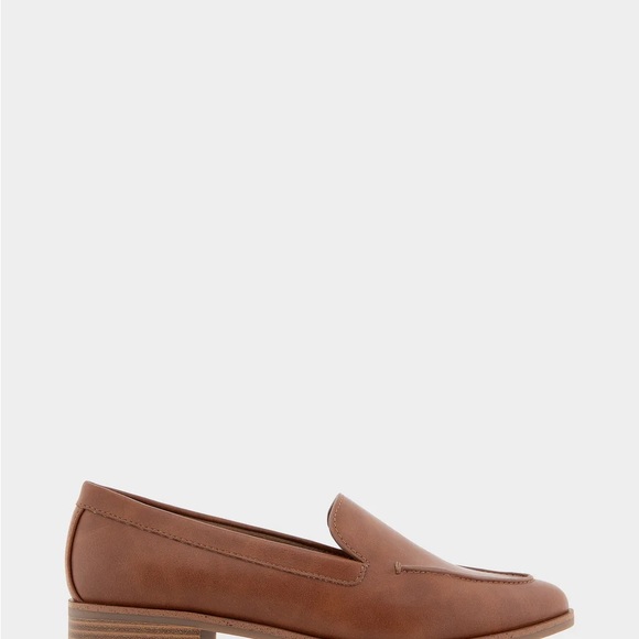 Comfortable Women's Tailored Loafer in Dark Tan Faux Leather - Picture 5 of 5